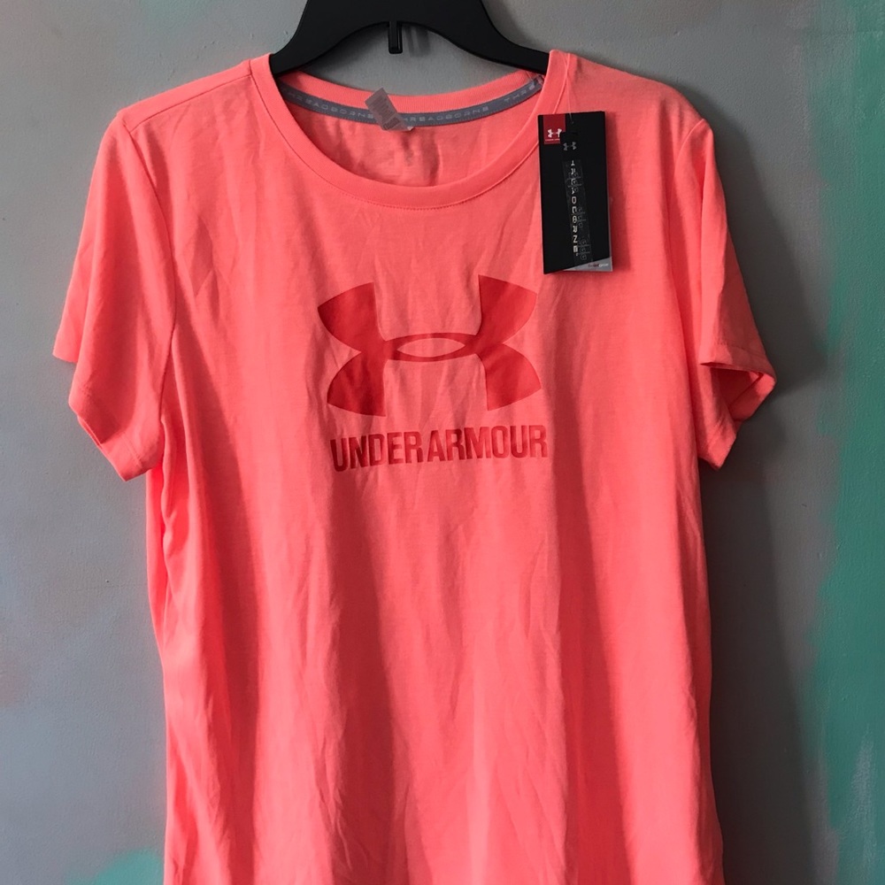 Crew neck athletic t-shirt